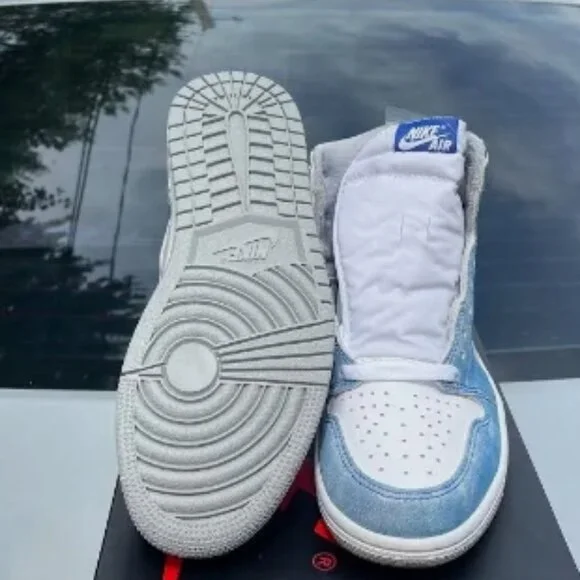 Jordan 1 Retro OG High Hyper Royal